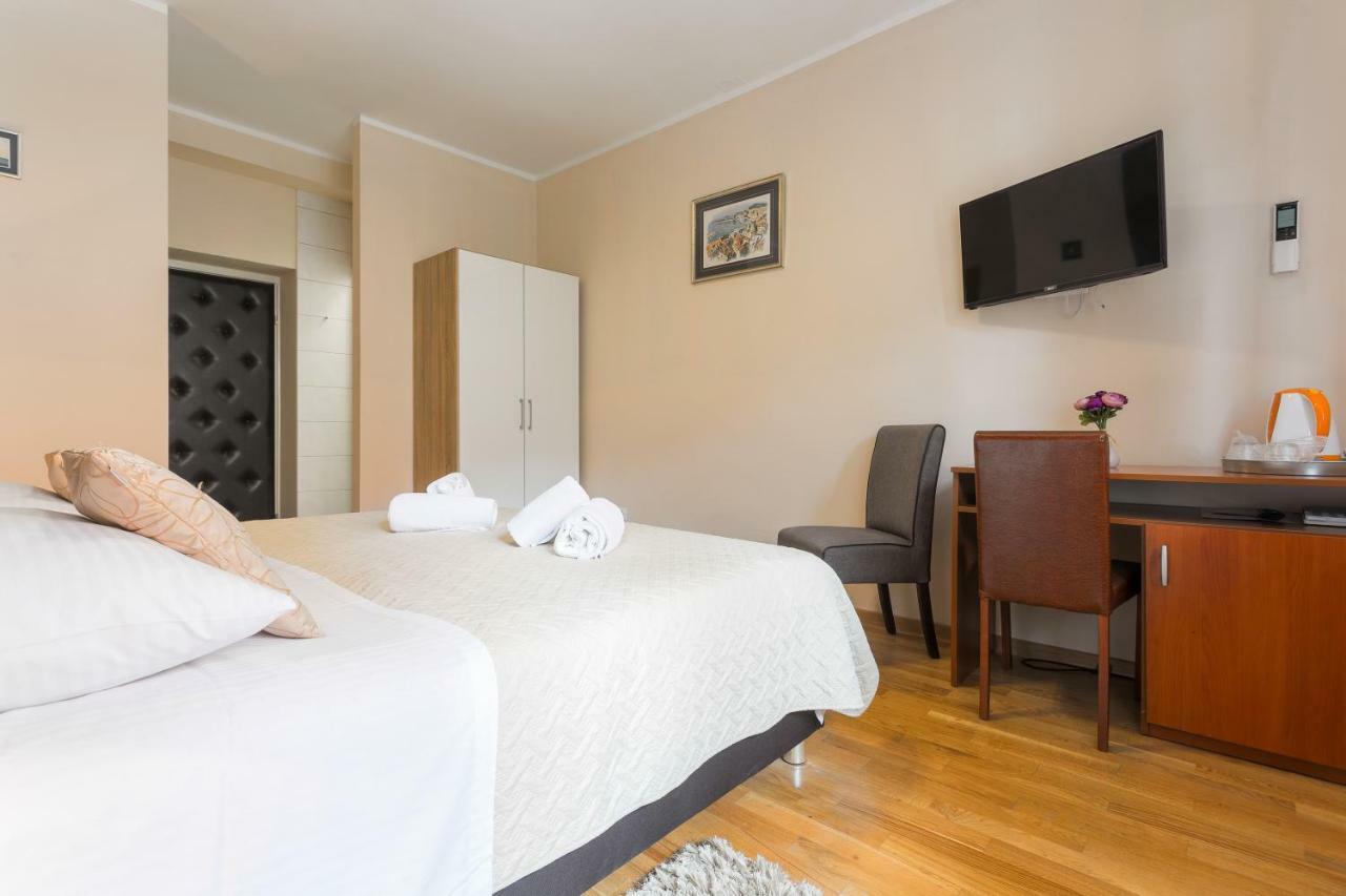 Golden Split Rooms Экстерьер фото