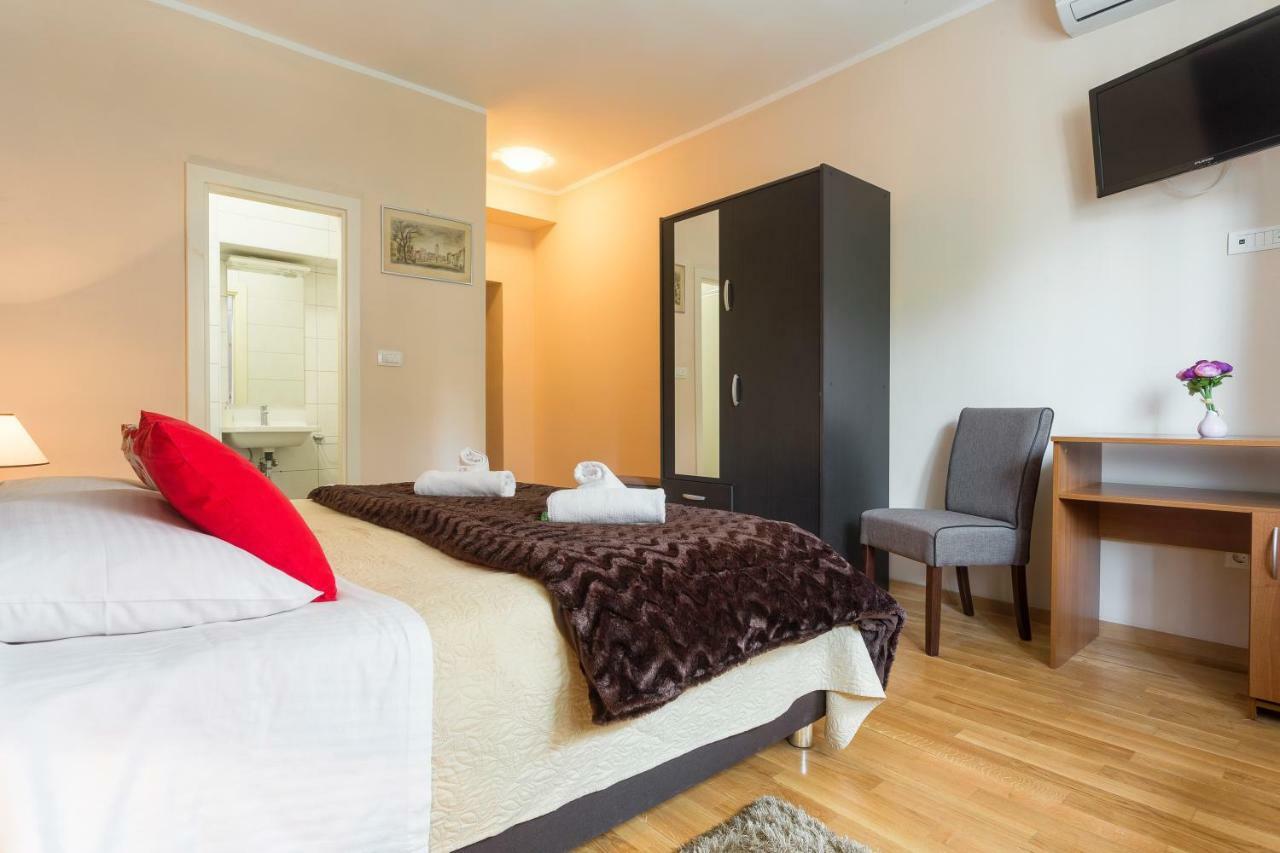 Golden Split Rooms Экстерьер фото
