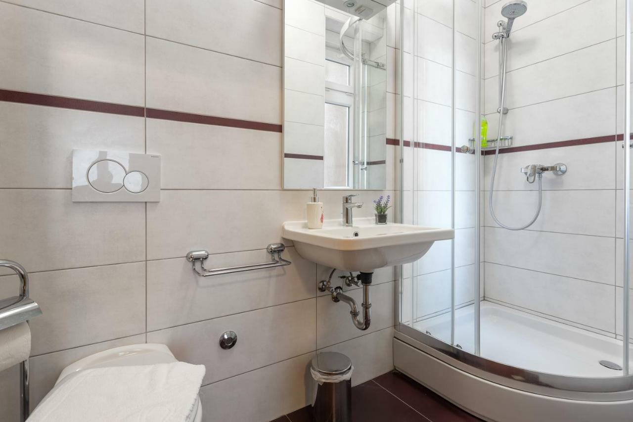 Golden Split Rooms Экстерьер фото