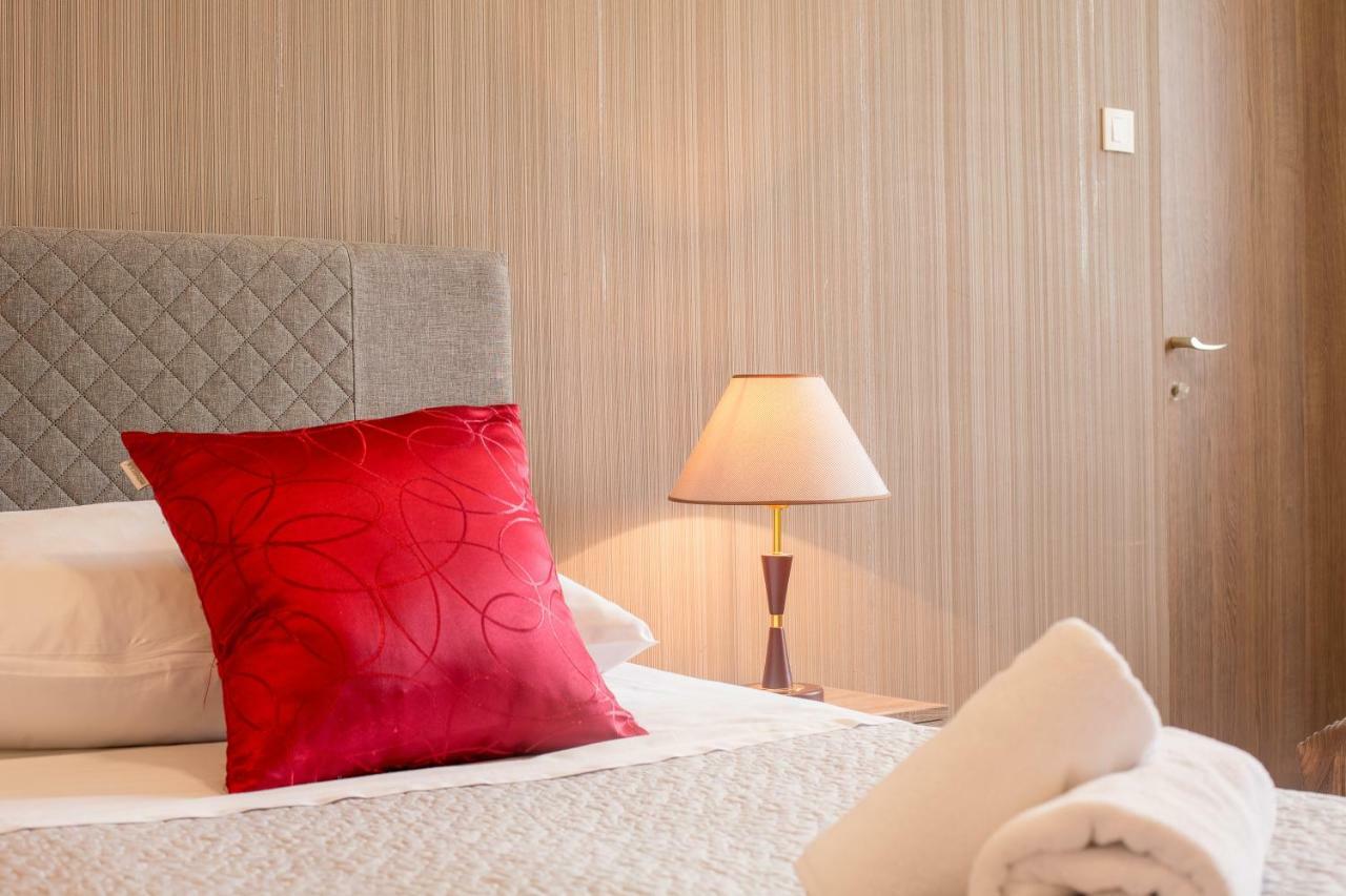 Golden Split Rooms Экстерьер фото